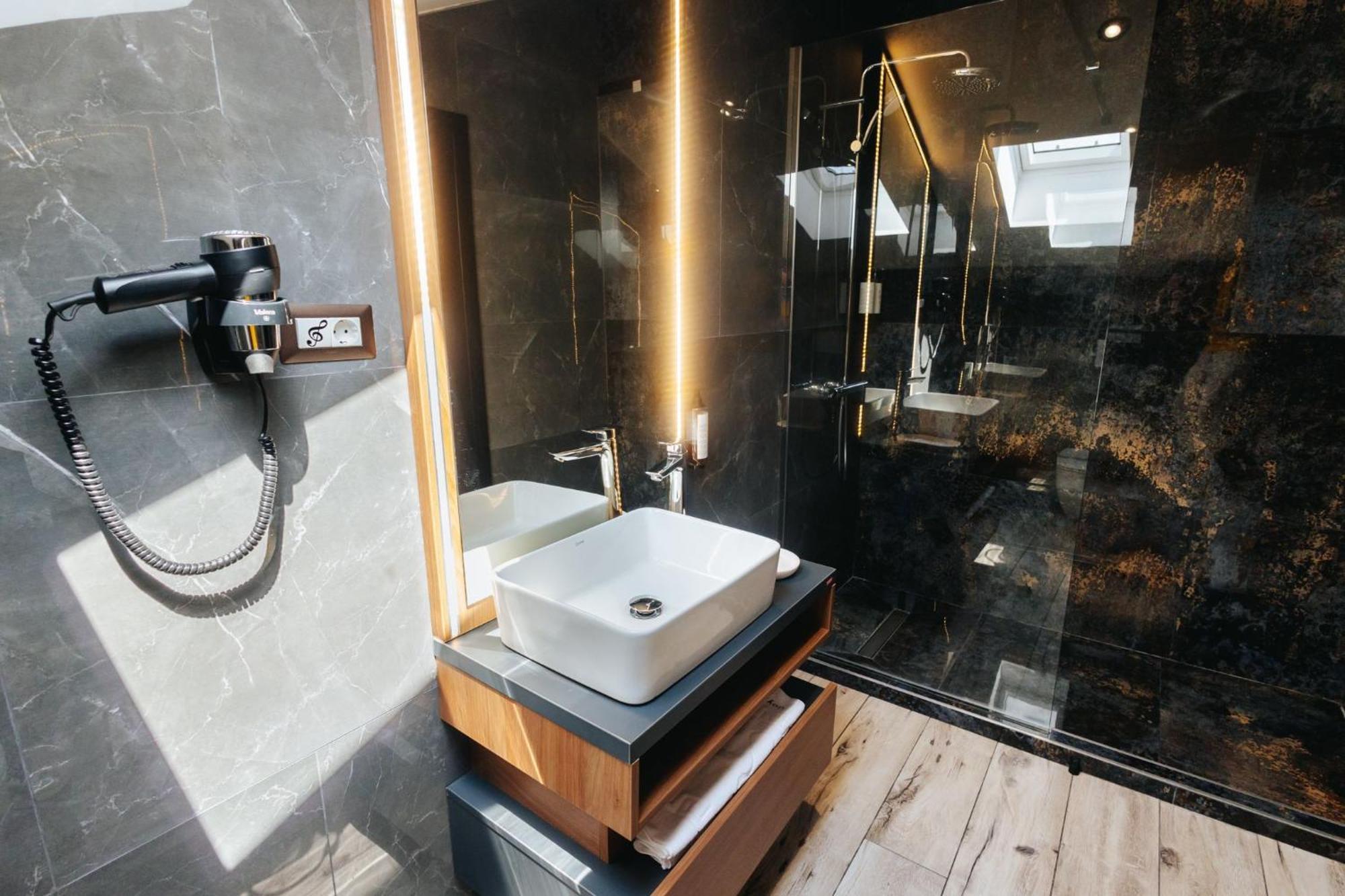 Hotel Goya Boutique Târgu Jiu Eksteriør billede